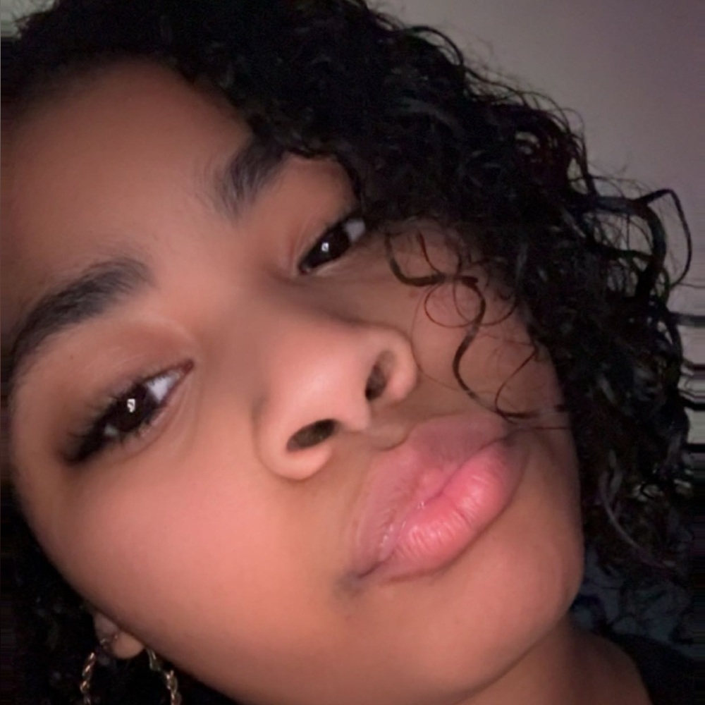 Meet your Posher, Alecia